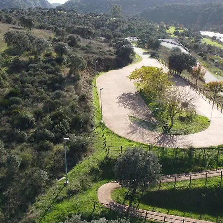 Racha Rachel, Tatil Evi