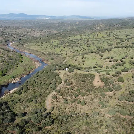 Racha Rachel, Tatil Evi Zarza La Mayor